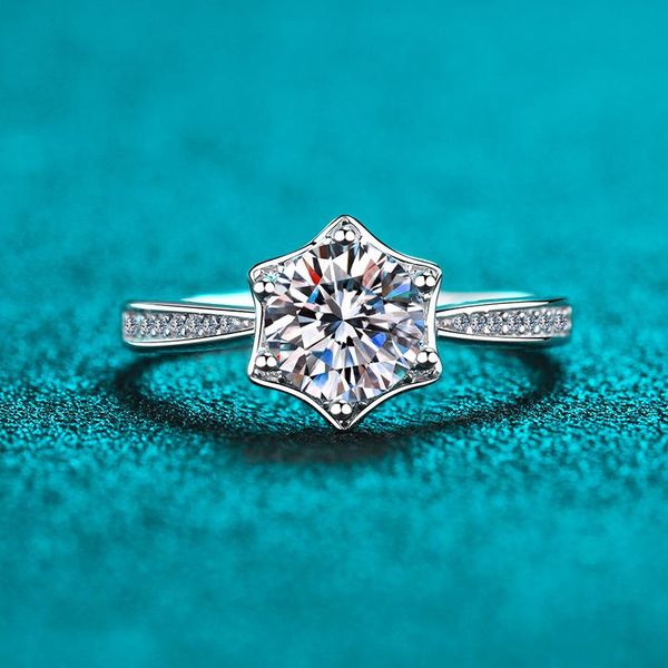 sterling silver 925 1 ct round moissanite ring passed diamond test wedding engagement rings for women gift wholesale cluster, Golden;silver
sterling silver 925 1 ct round moissanite ring passed diamond test wedding engagement rings for women gift wholesale cluster, Golden;silver