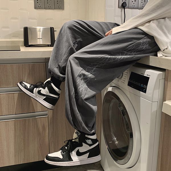 spring print striped pants mens korean version of the trend of the new loose sports and leisure students nine-point beam pants, Black
spring print striped pants mens korean version of the trend of the new loose sports and leisure students nine-point beam pants, Black