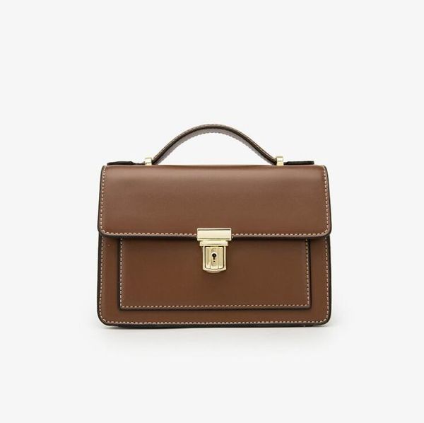 factory wholesale women bag elegant high-quality leather handbag retro hong kong style solid color plain leathers chain bags simple fashion, Black;red 
factory wholesale women bag elegant high-quality leather handbag retro hong kong style solid color plain leathers chain bags simple fashion, Black;red