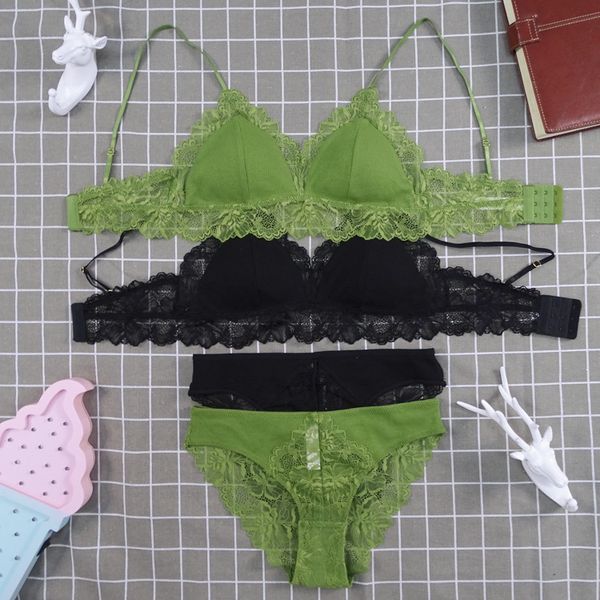bra set 2021 net red embroidery lace women's underwear comfortable rimless triangle cup suit, Red;black
bra set 2021 net red embroidery lace women's underwear comfortable rimless triangle cup suit, Red;black