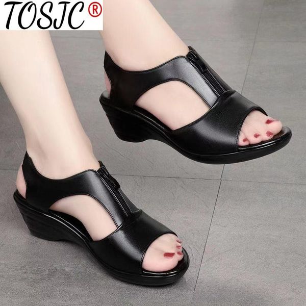 mother middle-aged and old female flat sandals shoes of 2021 summer fish mouth high-heeled wedges with women's, Black
mother middle-aged and old female flat sandals shoes of 2021 summer fish mouth high-heeled wedges with women's, Black