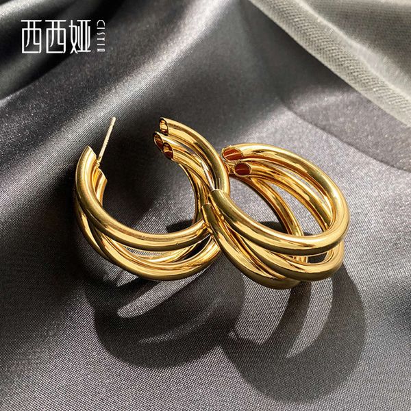925 silver needle simple ring advanced sense c-type temperament personality earrings female high-end korean jewelry, Black
925 silver needle simple ring advanced sense c-type temperament personality earrings female high-end korean jewelry, Black
