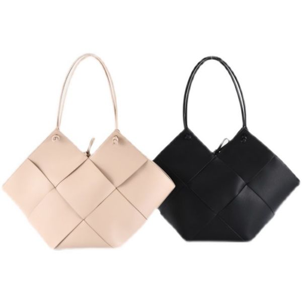 enetas bottega spring and summer linggetuote bag tote large capacity single shoulder armpit women's woven bag designer handbag wan
enetas bottega spring and summer linggetuote bag tote large capacity single shoulder armpit women's woven bag designer handbag wan
