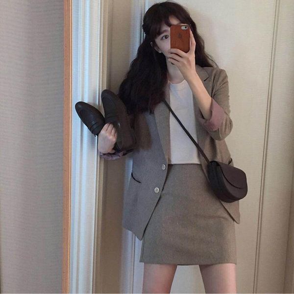 women's suits & blazers women skirt suit single breasted blazer jacket high waist mini female vintage 2 pieces set 2021 autumn quality, White;black
women's suits & blazers women skirt suit single breasted blazer jacket high waist mini female vintage 2 pieces set 2021 autumn quality, White;black