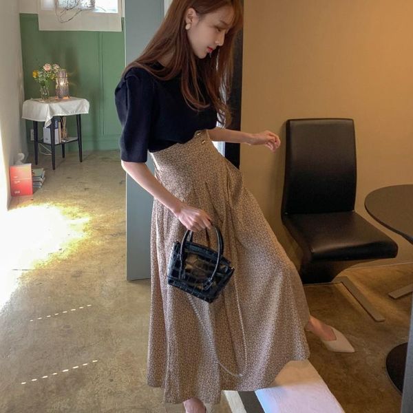 women's tracksuits fashion 2 piece set summer women knitted o neck puff sleeve t shirts + high waist floral print long skirt, Gray
women's tracksuits fashion 2 piece set summer women knitted o neck puff sleeve t shirts + high waist floral print long skirt, Gray