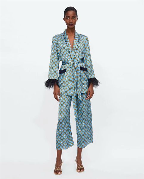 irvl2021 new women vintage clothing suits arrival blue printed kimono jacket with loose casual feather sleeves wide leg trousers, Black;white
irvl2021 new women vintage clothing suits arrival blue printed kimono jacket with loose casual feather sleeves wide leg trousers, Black;white