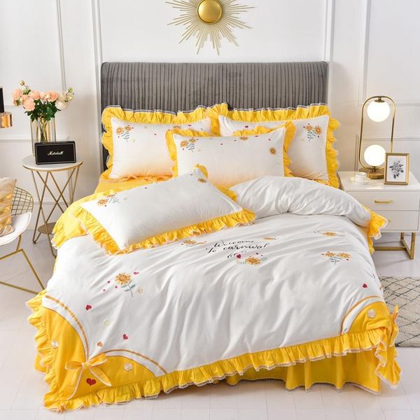 bedding sets 2021 products 4pcs all cotton embroidery king size duvet cover set bed skirt pillowcase bedclothes
bedding sets 2021 products 4pcs all cotton embroidery king size duvet cover set bed skirt pillowcase bedclothes