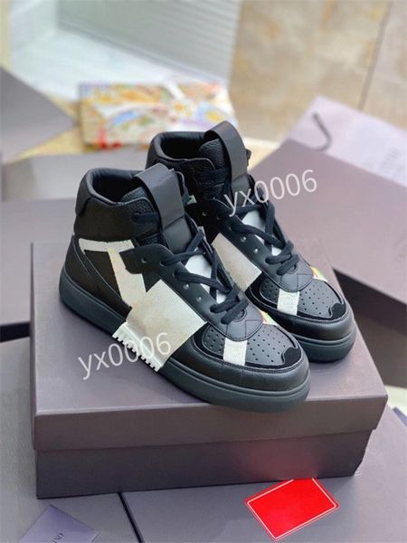 2021 luxurys designers womens shoe 35-41 tennis canvas casual shoes italy green and red web stripe rubber sole stretch cotton low mens sneak, Red;white
2021 luxurys designers womens shoe 35-41 tennis canvas casual shoes italy green and red web stripe rubber sole stretch cotton low mens sneak, Red;white