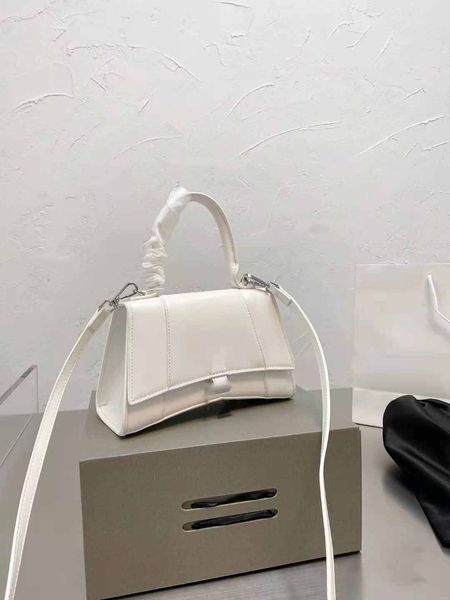 the new canvas embroidered letters portable shopping brand designer bag with the new tide fashion star bag handbag handbags women bags g92, Black
the new canvas embroidered letters portable shopping brand designer bag with the new tide fashion star bag handbag handbags women bags g92, Black