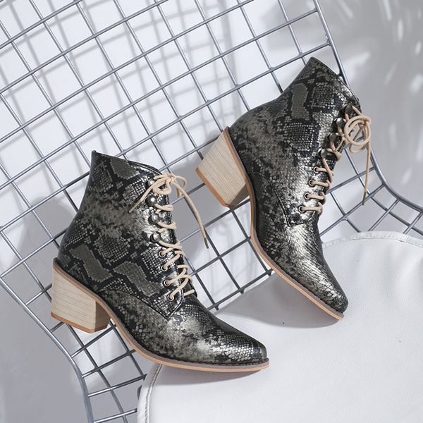 2021 chic autumn women shoes snake print ankle boots female retro lace up block mid heels casual shoes woman 1, Black
2021 chic autumn women shoes snake print ankle boots female retro lace up block mid heels casual shoes woman 1, Black