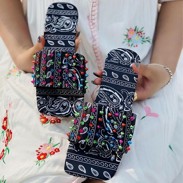 litthing summer 2021 women's sandals totem print pointed rivet flat beach versatile home durable leisure slippers plus 37-42, Black
litthing summer 2021 women's sandals totem print pointed rivet flat beach versatile home durable leisure slippers plus 37-42, Black