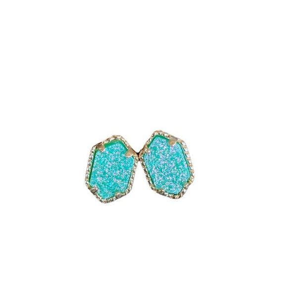 stud oval hexagon drusy crystal quartz button studs earrings for women designer inspired jewelry, Golden;silver
stud oval hexagon drusy crystal quartz button studs earrings for women designer inspired jewelry, Golden;silver