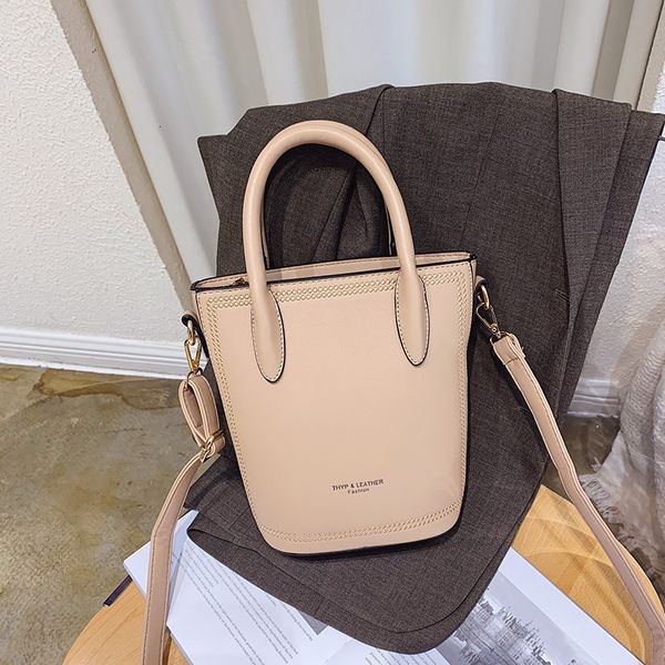 Messenger Bags Messenger BagsBucket 2021 Embroidery Winter Fashion Creative One Shoulder Trend Texture Women's Messenger Bag
Messenger Bags Messenger BagsBucket 2021 Embroidery Winter Fashion Creative One Shoulder Trend Texture Women's Messenger Bag