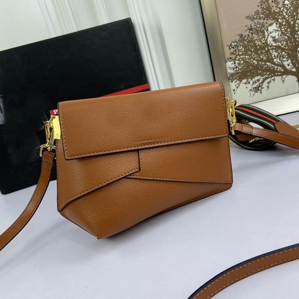 leather bag fashion one shoulders ladies handbag designer double shoulder strap luxury bags 5001
leather bag fashion one shoulders ladies handbag designer double shoulder strap luxury bags 5001