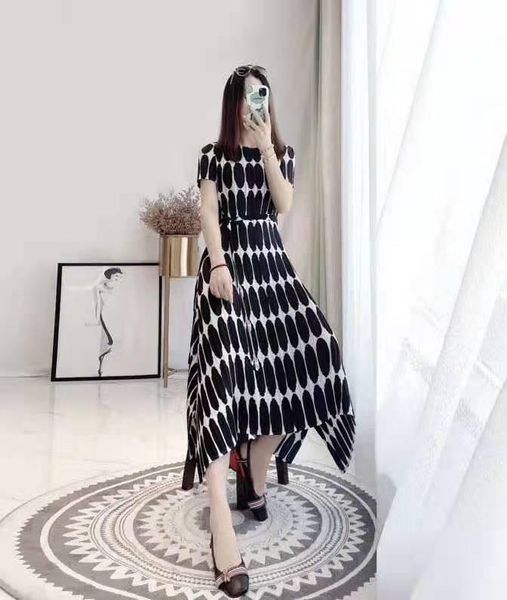miyake fashion fold short sleeve dress o-neck wave point print a-line in stock casual dresses, Black;gray
miyake fashion fold short sleeve dress o-neck wave point print a-line in stock casual dresses, Black;gray