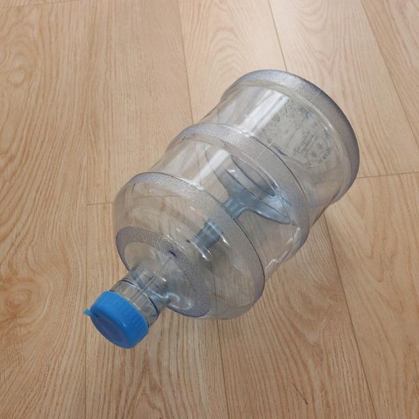 liters of pure water bottle mineral portable pc bucket with handle for car carrying (5l) bottles
liters of pure water bottle mineral portable pc bucket with handle for car carrying (5l) bottles