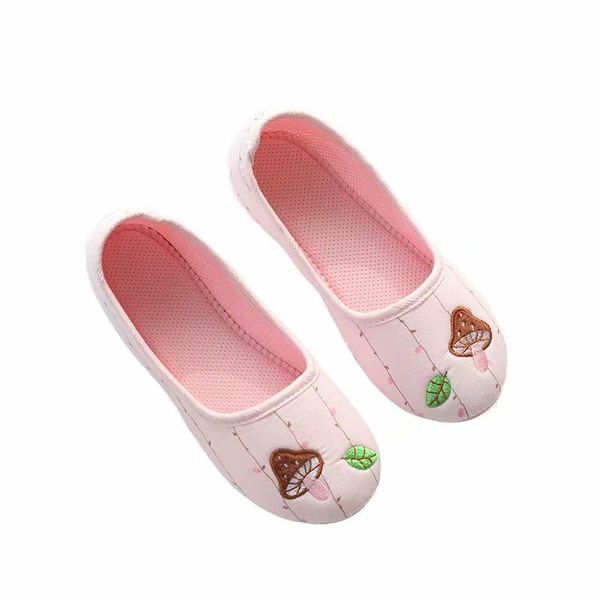 slippers millffy woman shiitake mushrooms for girl indoor shoes warm house floor soft women home, Black
slippers millffy woman shiitake mushrooms for girl indoor shoes warm house floor soft women home, Black
