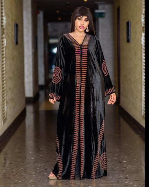 casual dresses rmsfe 2021 cross women long sleeve v-neck national clothing large swing quality golden velvet fashion diamond dress, Black;gray
casual dresses rmsfe 2021 cross women long sleeve v-neck national clothing large swing quality golden velvet fashion diamond dress, Black;gray