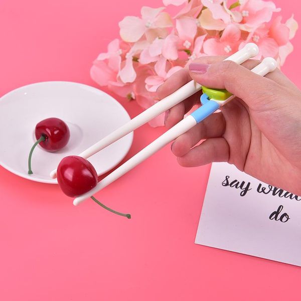 chopsticks 1pair ages 2+ children kids baby learning training for right hand home children's products 
chopsticks 1pair ages 2+ children kids baby learning training for right hand home children's products