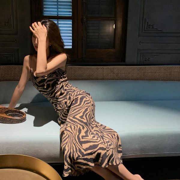 casual dresses retro wild tiger pattern dress sling female summer thin all-match waist slim elegant mid-length for women, Black;gray
casual dresses retro wild tiger pattern dress sling female summer thin all-match waist slim elegant mid-length for women, Black;gray