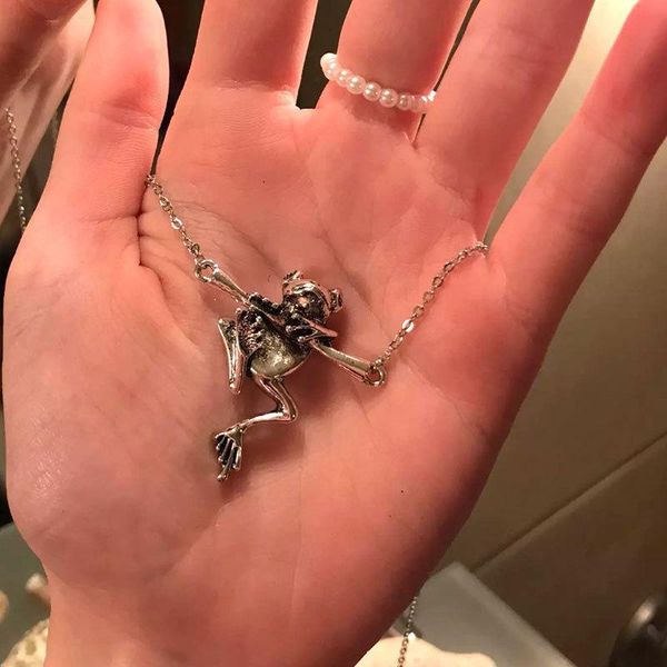 creative moon surface coin necklace vintage r commemorative necklaces for women men fashion jewelry gift pendant, Silver
creative moon surface coin necklace vintage r commemorative necklaces for women men fashion jewelry gift pendant, Silver