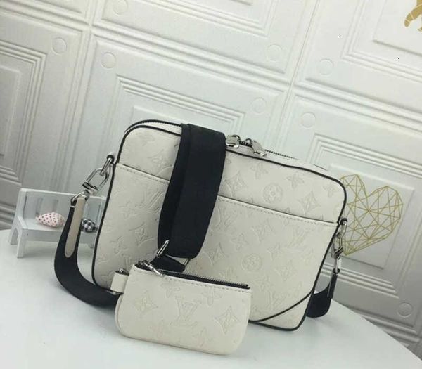 bag brand designer bags luxury m69443 body men's postage totes bag shoulder shoulder bag handbags cross iconic clutches handles evening
bag brand designer bags luxury m69443 body men's postage totes bag shoulder shoulder bag handbags cross iconic clutches handles evening