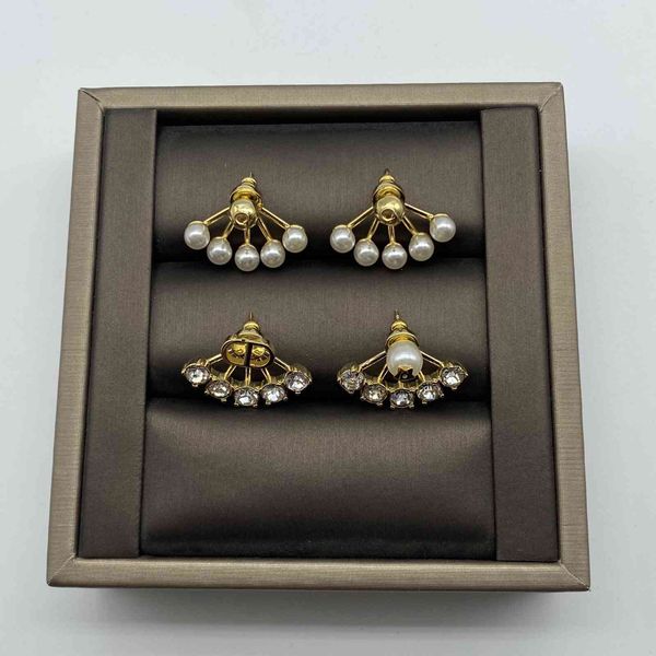 design jewelry home 2021 new letter fan-shaped diamond inlaid pearl temperament fashion earrings female, Golden
design jewelry home 2021 new letter fan-shaped diamond inlaid pearl temperament fashion earrings female, Golden