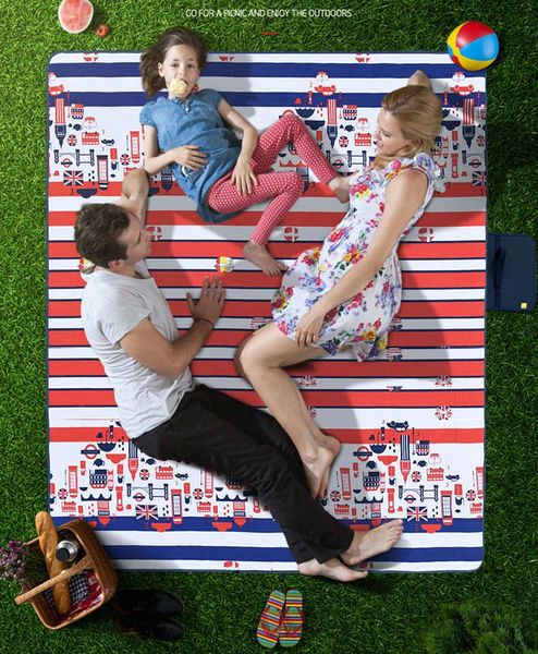 folding camping mat outdoor beach picnic lightweight waterproof sleeping pad moistureproof thicken lawn blanket pads
folding camping mat outdoor beach picnic lightweight waterproof sleeping pad moistureproof thicken lawn blanket pads