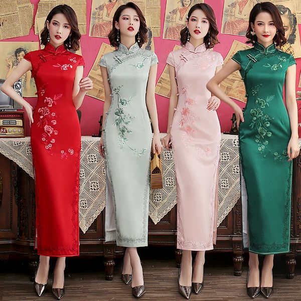 luxury cheongsam silk embroidered long 2021 lace edge improved chine style slim daily cheongsam, Blue;red
luxury cheongsam silk embroidered long 2021 lace edge improved chine style slim daily cheongsam, Blue;red