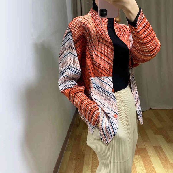 dresses fashionable joker fold long sleeves stripe print single breasted stand collar coat, White
dresses fashionable joker fold long sleeves stripe print single breasted stand collar coat, White