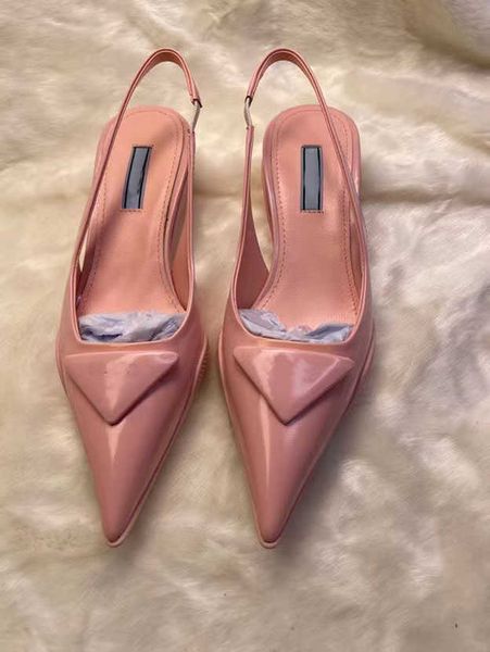 2021 women's sandals designer shoes fashion pointy paint real leather back trip strap snake bottom middle heel 3cm triangle, Black
2021 women's sandals designer shoes fashion pointy paint real leather back trip strap snake bottom middle heel 3cm triangle, Black