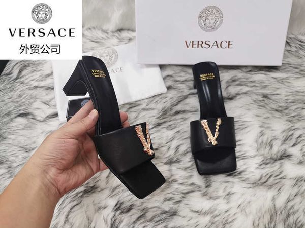 slippers men mules designer luxury pumps women high slides heels loafers sandals ballerinas sneakers dress shoes 3tvu, Black;white
slippers men mules designer luxury pumps women high slides heels loafers sandals ballerinas sneakers dress shoes 3tvu, Black;white