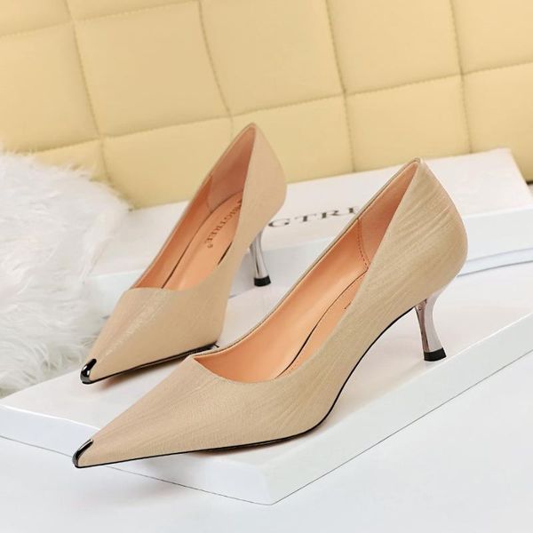 dress shoes fall luxury women designer red beige low heels pumps comfortable office lady metal 6cm high female, Black
dress shoes fall luxury women designer red beige low heels pumps comfortable office lady metal 6cm high female, Black