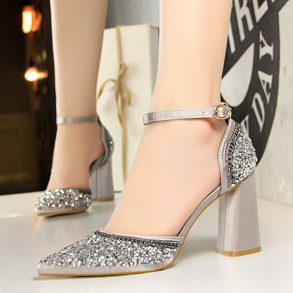 sandals ankle strap women chain design pointed toe sandals woman square heel high ladies shoes, Black
sandals ankle strap women chain design pointed toe sandals woman square heel high ladies shoes, Black