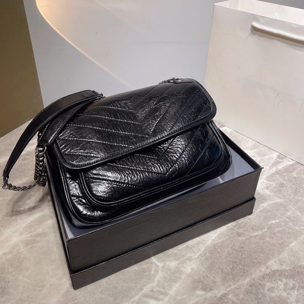 vintage chain messenger bag oil wax genuine leather designer women cross body large capacity all-match flip fashion bags female luxury brand
vintage chain messenger bag oil wax genuine leather designer women cross body large capacity all-match flip fashion bags female luxury brand