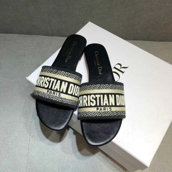 slipper 2021 summer new home d letter cover foot cool embroidered printing candy color slipper dio shoeszly, Black
slipper 2021 summer new home d letter cover foot cool embroidered printing candy color slipper dio shoeszly, Black