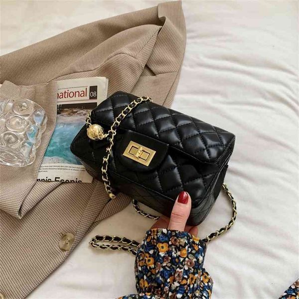 women's 2021 summer new lingge chain small square korean fashion simple lock single shoulder slant span bag women
women's 2021 summer new lingge chain small square korean fashion simple lock single shoulder slant span bag women