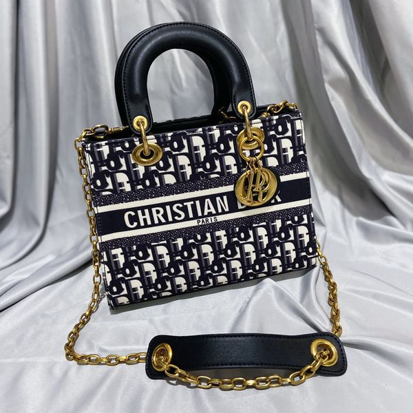 women luxurys designers 2021 fashion foreign style handbag star the same princess bag embroidered one shoulder
women luxurys designers 2021 fashion foreign style handbag star the same princess bag embroidered one shoulder