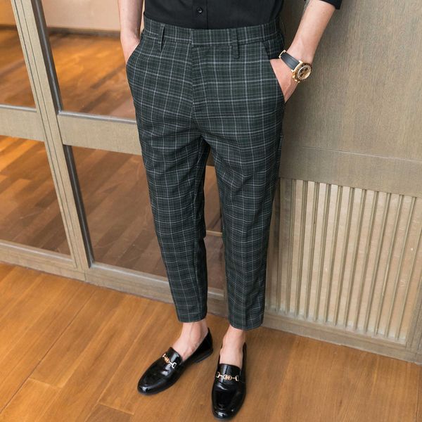korean classic plaid suit pants men casual business dress pants spring male streetwear social wedding ankle length trousers 210527, White;black
korean classic plaid suit pants men casual business dress pants spring male streetwear social wedding ankle length trousers 210527, White;black