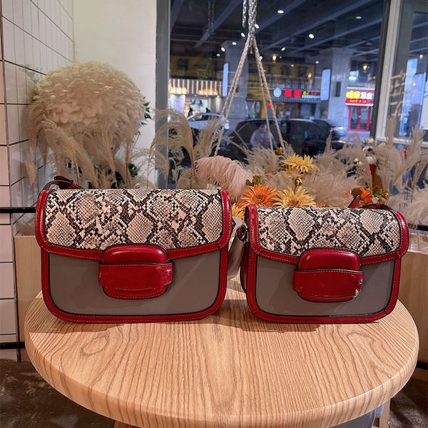 2021 classic designer fashion bags big brand lady saddle bag handbag leather messenger shoulder wallet
2021 classic designer fashion bags big brand lady saddle bag handbag leather messenger shoulder wallet