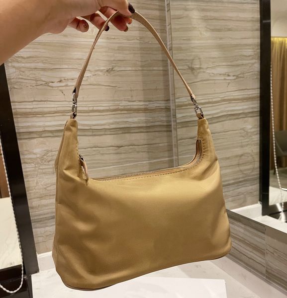 2022 axillary package bags luxurys designers ladies high handbag women fashion mother handbags silks and satins bag purse shoulder wallet ar
2022 axillary package bags luxurys designers ladies high handbag women fashion mother handbags silks and satins bag purse shoulder wallet ar