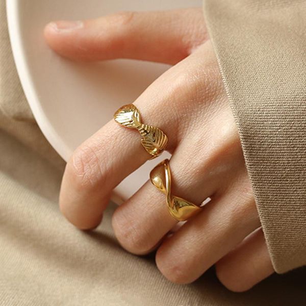 cluster rings aomu 1pc 2021 ins simple geometric twisted leaf shape metal for women fashion gold color open jewlery gifts, Golden;silver
cluster rings aomu 1pc 2021 ins simple geometric twisted leaf shape metal for women fashion gold color open jewlery gifts, Golden;silver