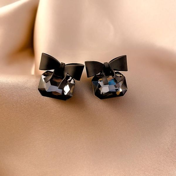 needle fashion simple geometry square glass black bowknot stud earrings for women wedding party jewelry, Golden;silver
needle fashion simple geometry square glass black bowknot stud earrings for women wedding party jewelry, Golden;silver