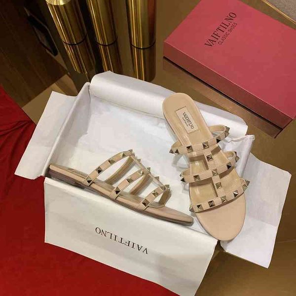 hualun 2021 new v rivet slippers for women to wear in summer, Black
hualun 2021 new v rivet slippers for women to wear in summer, Black