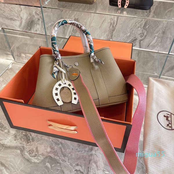 original edition designer bags luxury high version tote women's big bag messenger large capacity leather
original edition designer bags luxury high version tote women's big bag messenger large capacity leather