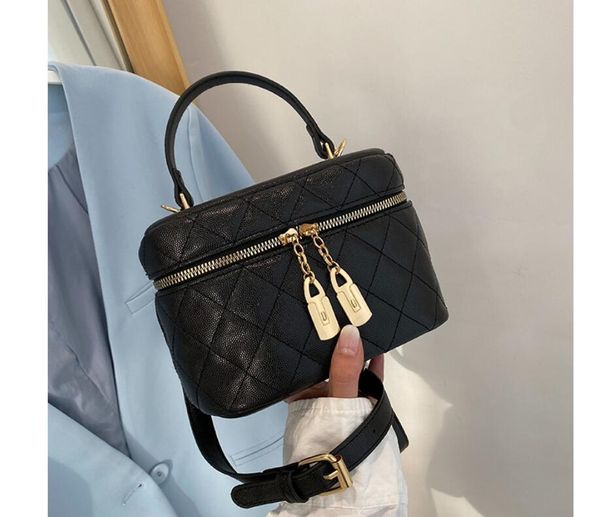 evening bags 2021 fashion trend fresh makeup bag lingge embroidered thread women's handbag single shoulder messenger
evening bags 2021 fashion trend fresh makeup bag lingge embroidered thread women's handbag single shoulder messenger