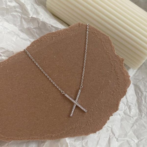 chains meyrroyu 925 sterling silver ladies necklace shiny inlaid rhinestone x-shaped geometric clavicle chain couple party jewelry
chains meyrroyu 925 sterling silver ladies necklace shiny inlaid rhinestone x-shaped geometric clavicle chain couple party jewelry