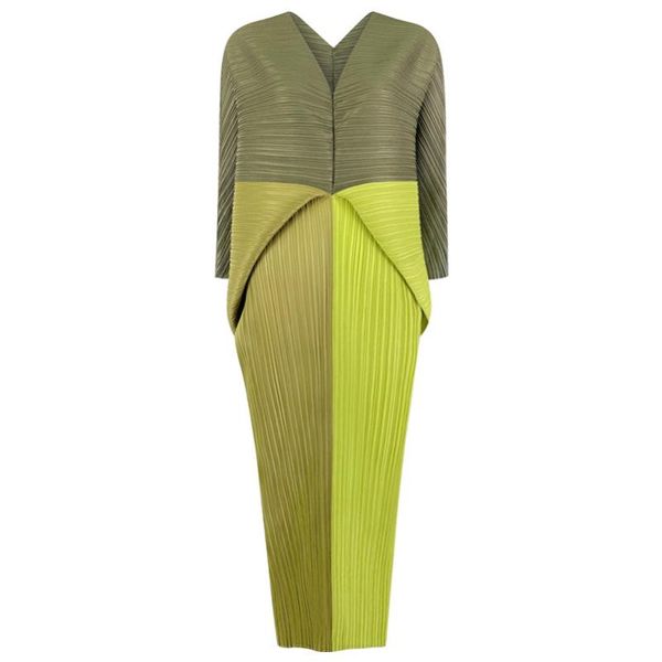 casual dresses miyak pleated v-neck bat long sleeve color stitching large size midi dress women spring autumn fashion loose, Black;gray
casual dresses miyak pleated v-neck bat long sleeve color stitching large size midi dress women spring autumn fashion loose, Black;gray