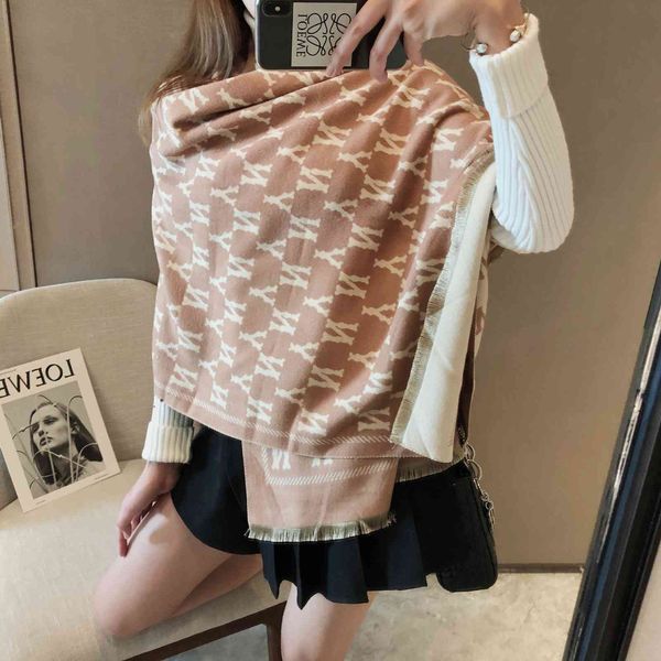design 2021 new autumn and winter imitation cashmere letter double-sided printing scarf women's warm shawl bib, Blue;gray
design 2021 new autumn and winter imitation cashmere letter double-sided printing scarf women's warm shawl bib, Blue;gray