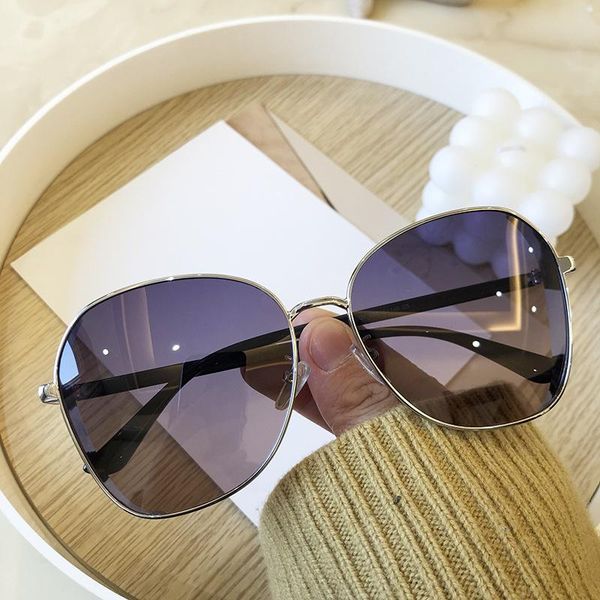 fashion sunglasses frames metal large frame women flash stars thick edge polarized net red street po, Black
fashion sunglasses frames metal large frame women flash stars thick edge polarized net red street po, Black